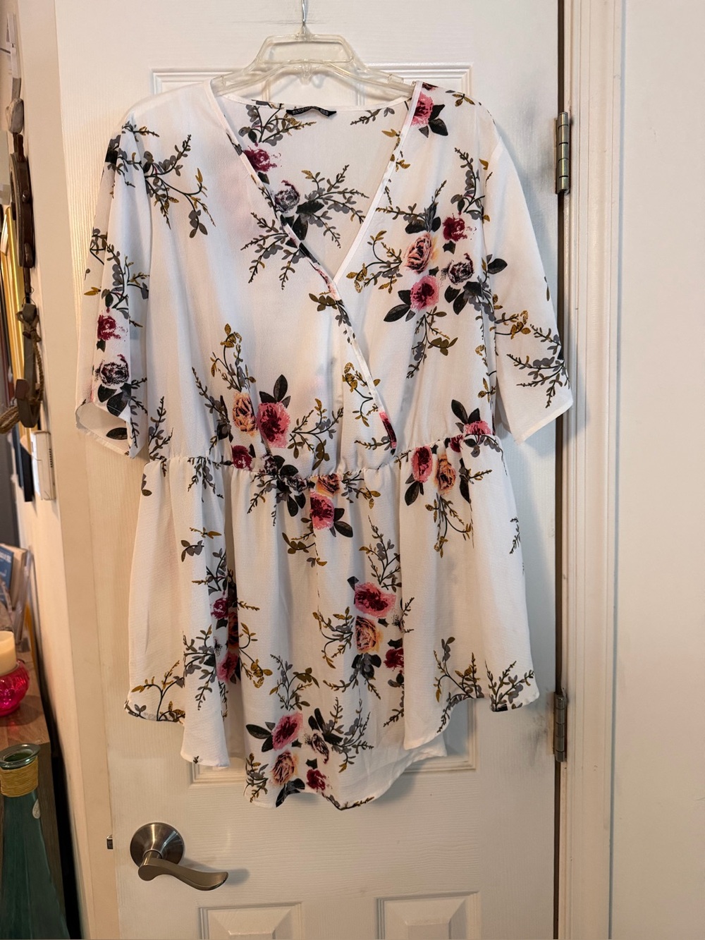 BloomChic White Floral Surplice Peplum Top